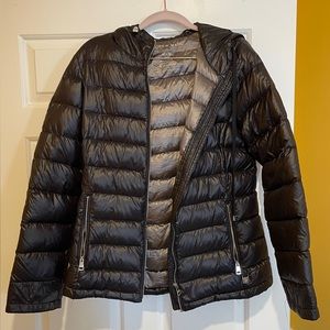 Andrew Marc medium packable lightweight premium down jacket.